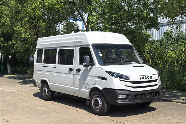 先行科技牌XXP5041XYBN6運(yùn)兵車