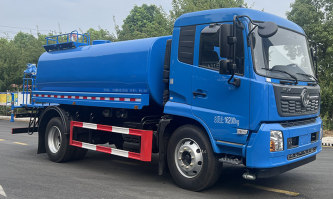 绿化喷洒车