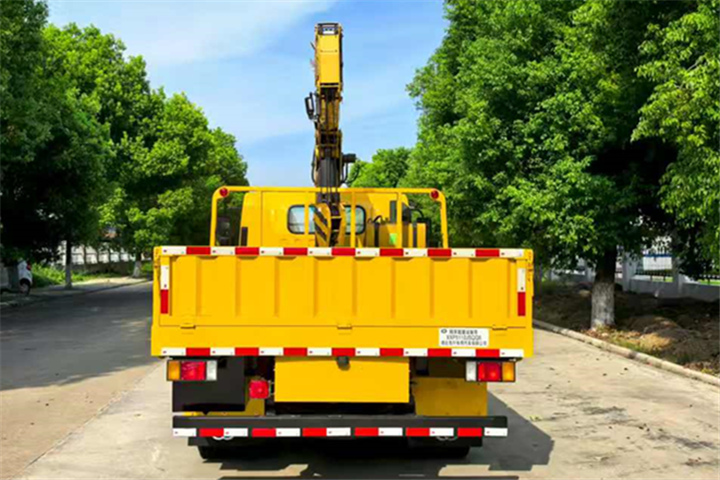 先行科技牌XXP5110JSQQ6隨車起重運輸車公告圖片