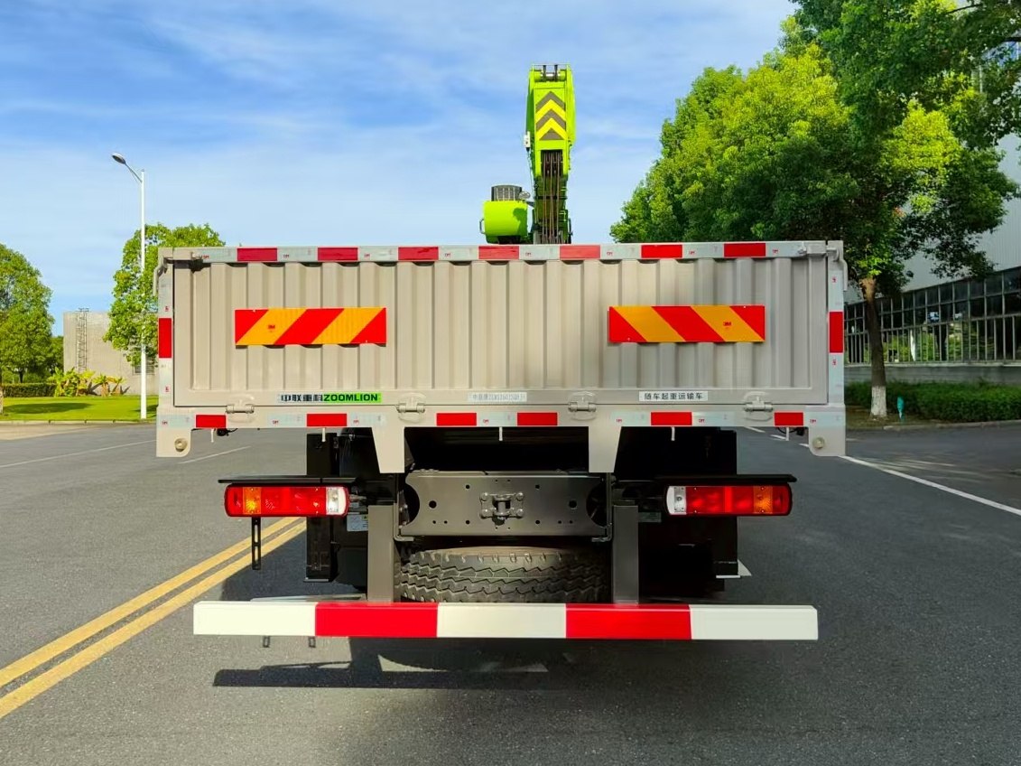 中聯(lián)牌ZLM5250JSQBJ隨車起重運輸車公告圖片