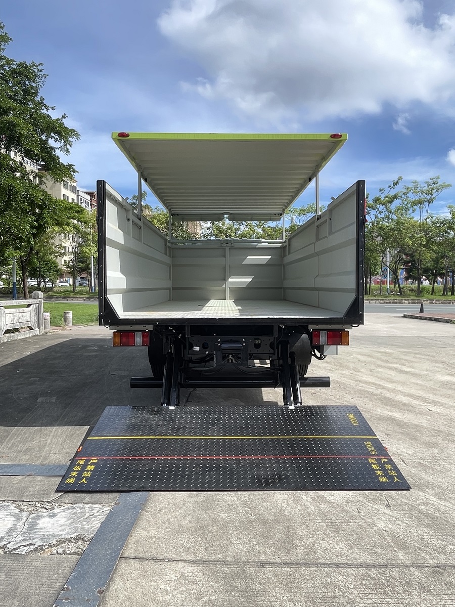 東風(fēng)牌EQ5095XTYSBEV純電動密閉式桶裝垃圾車公告圖片