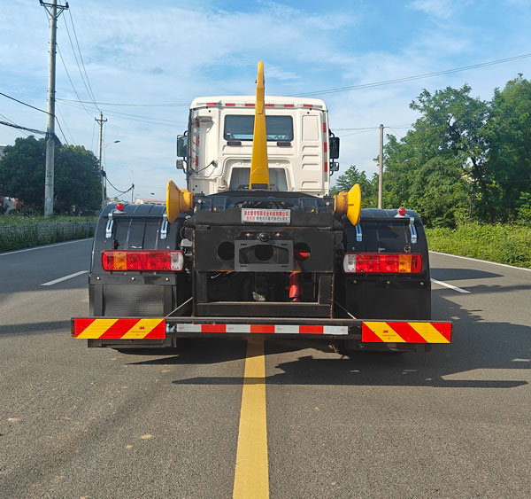 楚帝牌DCD5185ZXXBEV純電動(dòng)車廂可卸式垃圾車公告圖片