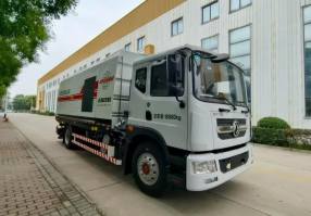 吸尘车