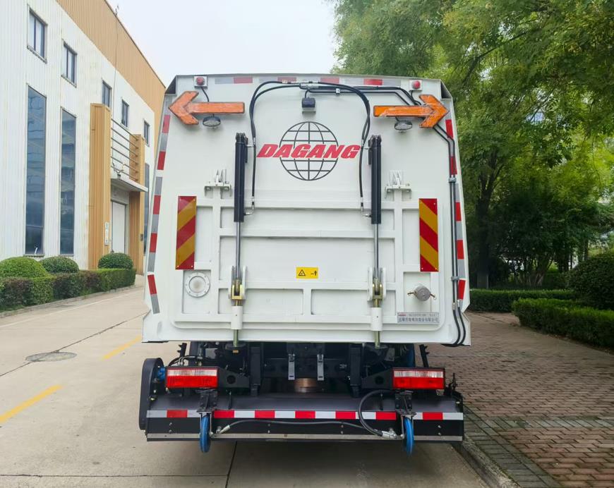 達(dá)剛牌DGL5183TXC-096吸塵車公告圖片