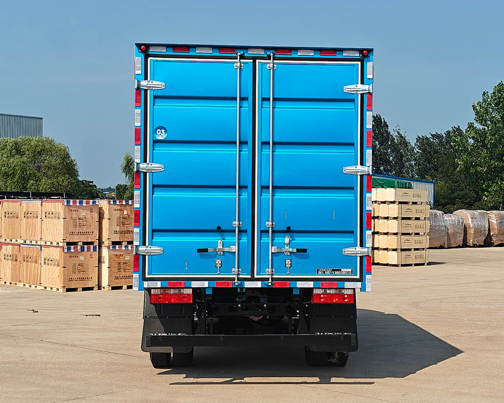 飛碟牌FD5046XXYW78BEV-1純電動(dòng)廂式貨車公告圖片