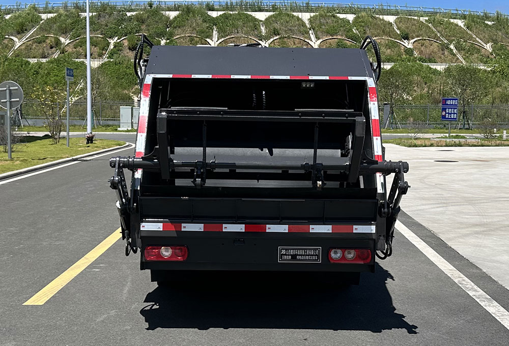 玉驍瓏牌YBH5047ZYSSHBEV純電動(dòng)壓縮式垃圾車公告圖片