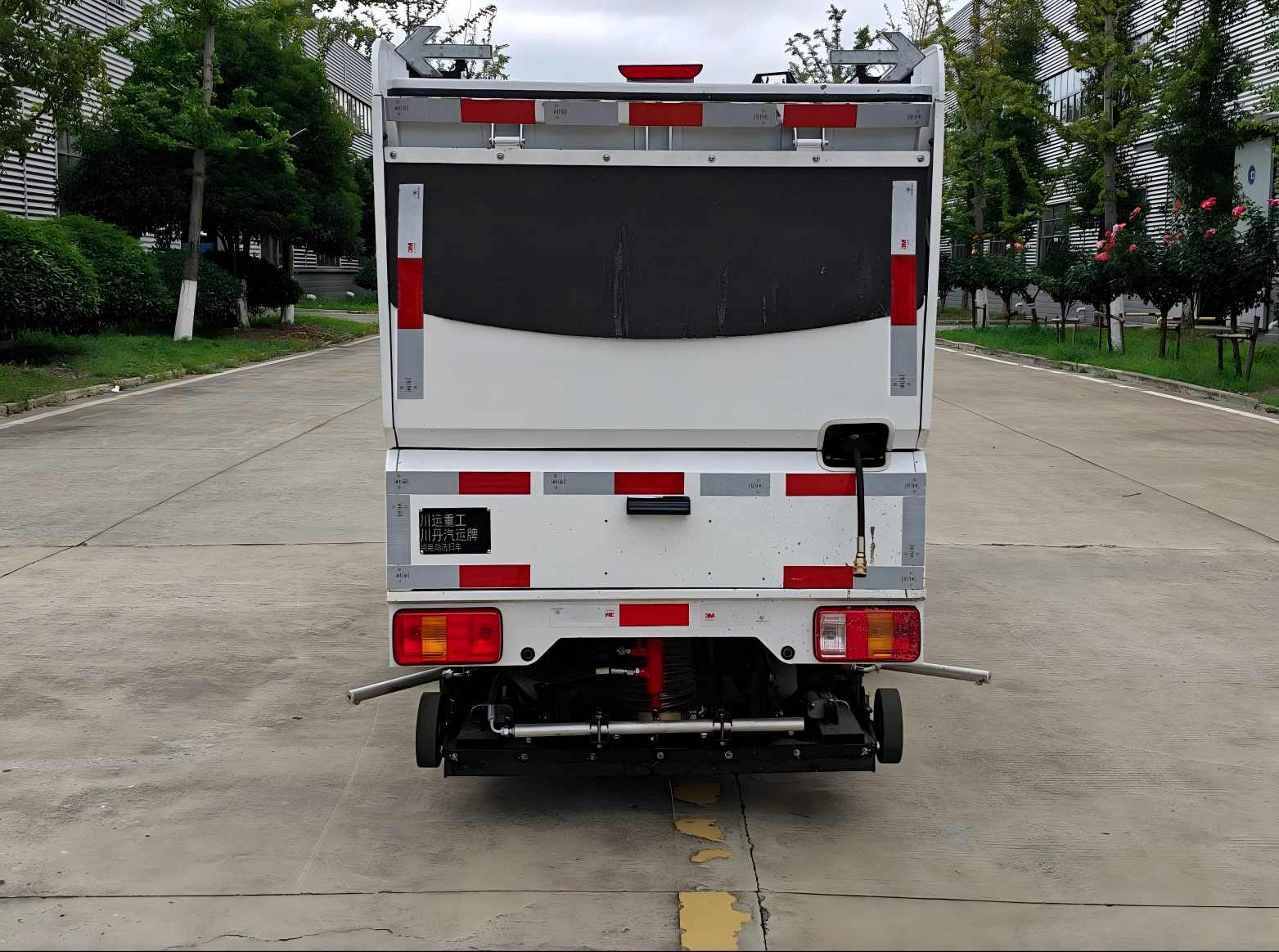 川丹汽運(yùn)牌PEN5020TXSTJBEV純電動(dòng)洗掃車公告圖片