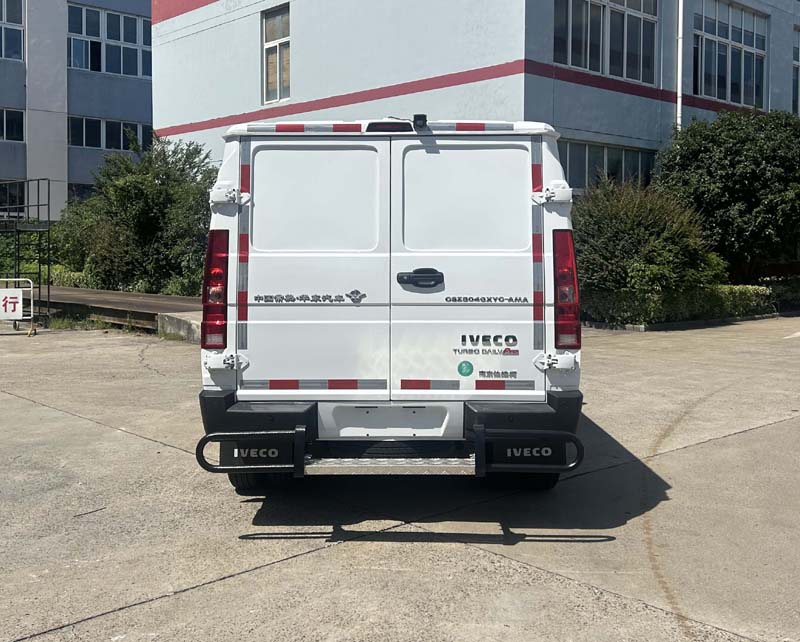 華東牌CSZ5046XYC-AMA運(yùn)鈔車公告圖片