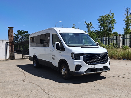 星通牌XTP5058XYBT8-4WD運(yùn)兵車