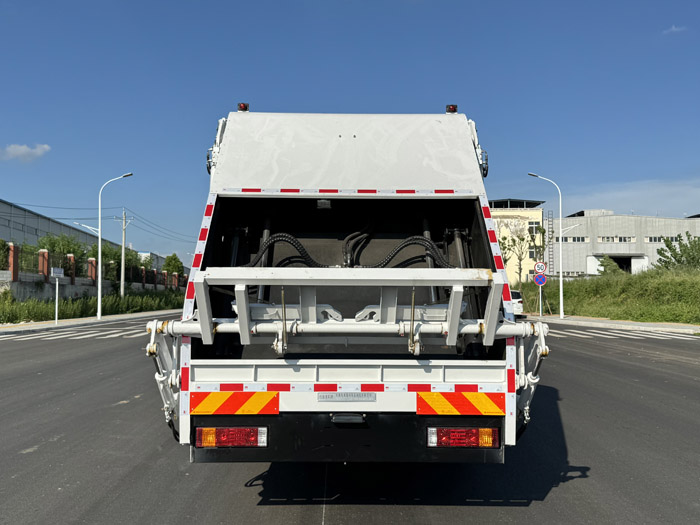 傳旗重科牌CQH5250ZYSSXBEV純電動壓縮式垃圾車公告圖片