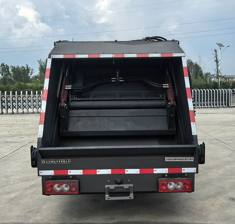 長灃牌CFC5044ZYSBJBEV純電動(dòng)壓縮式垃圾車公告圖片