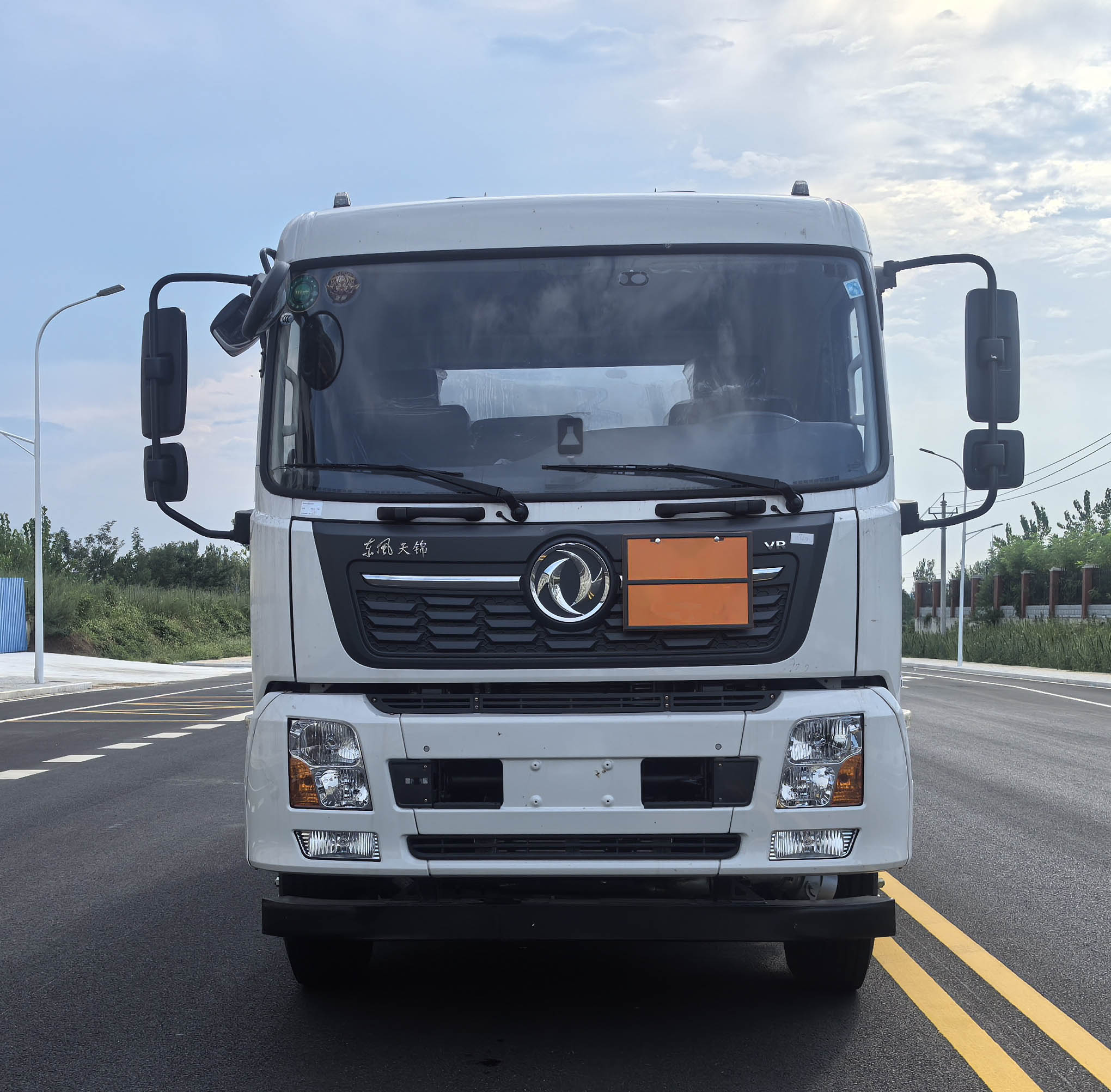 潤知星牌SCS5183GFWDFH6腐蝕性物品罐式運(yùn)輸車公告圖片