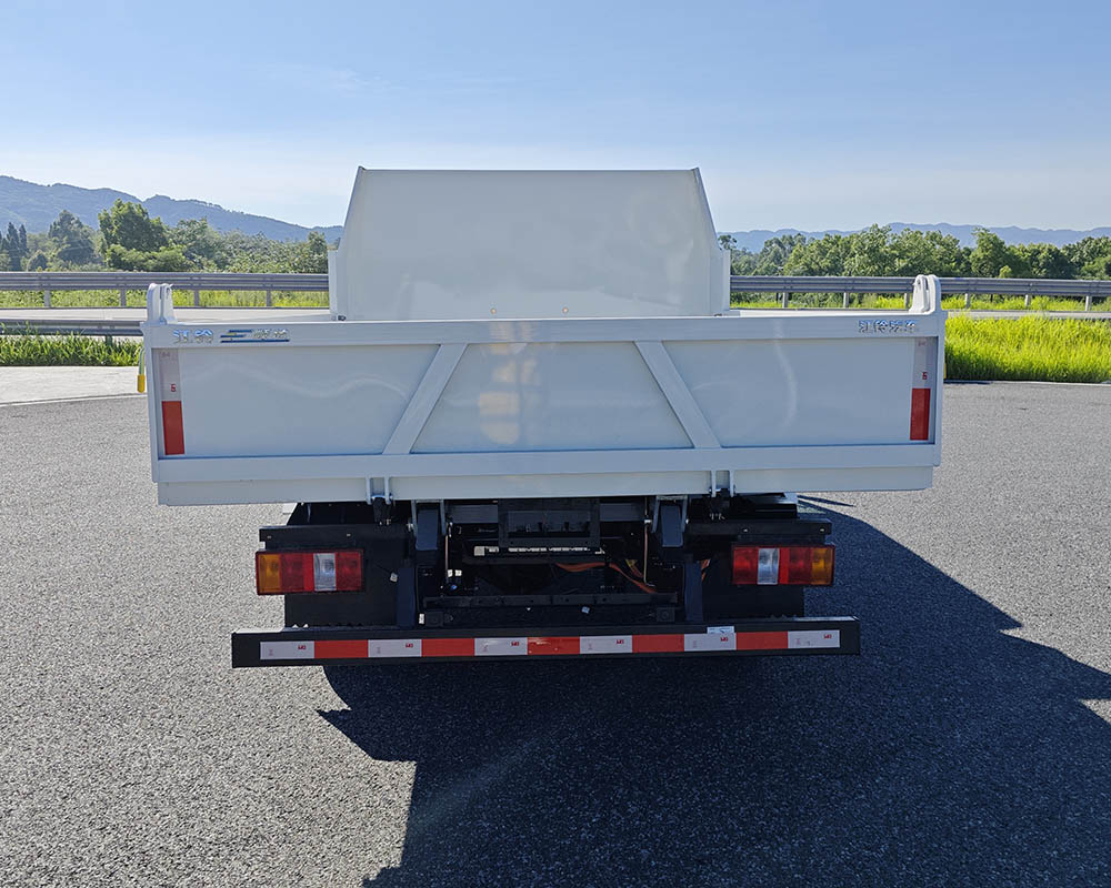 江鈴牌JX5050ZLJTSGA2BEV純電動(dòng)自卸式垃圾車公告圖片