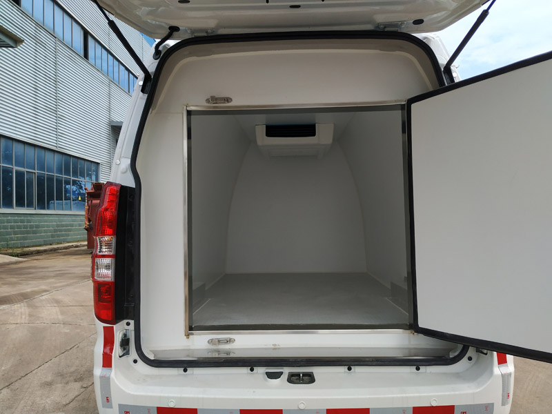 程力威牌CLW5032XLCBEVAXZ純電動冷藏車公告圖片