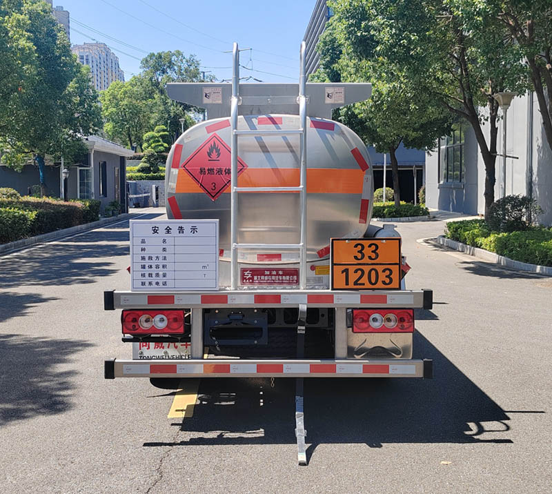 專(zhuān)威牌HTW5042GJYBAQ6加油車(chē)公告圖片