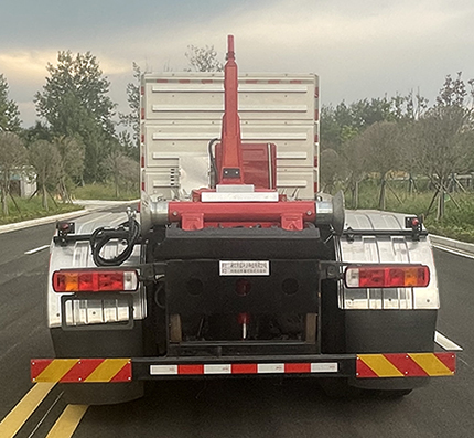 帝王環(huán)衛(wèi)牌HDW5311ZXXZZBEV純電動車廂可卸式垃圾車公告圖片