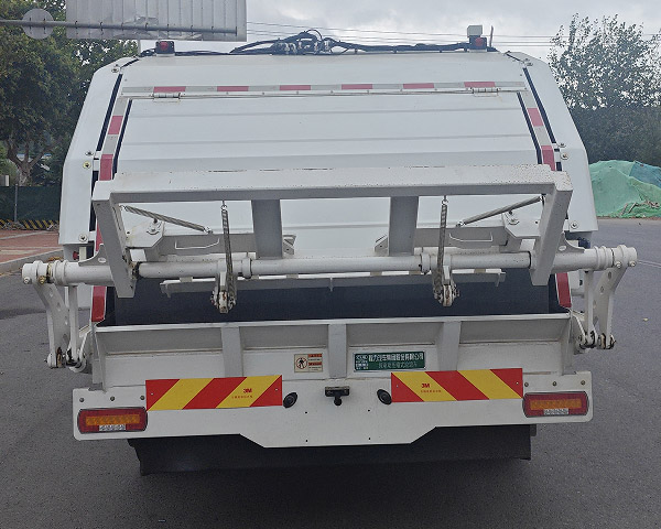 程力牌CL5120ZYSBEVAQC純電動(dòng)壓縮式垃圾車公告圖片