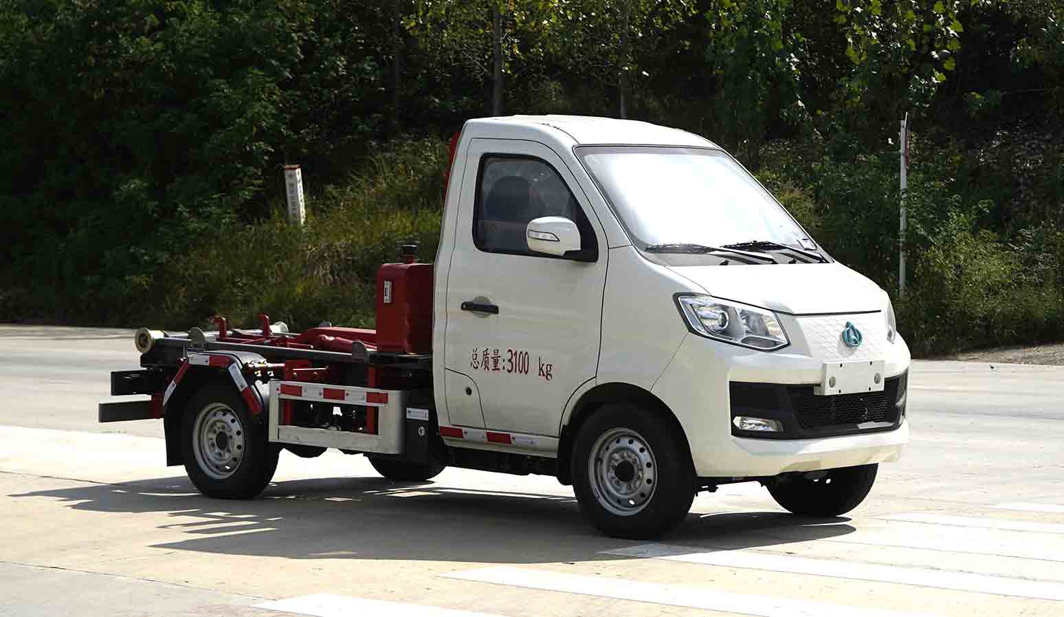 KLF5032ZXXBEV型純電動(dòng)車廂可卸式垃圾車圖片