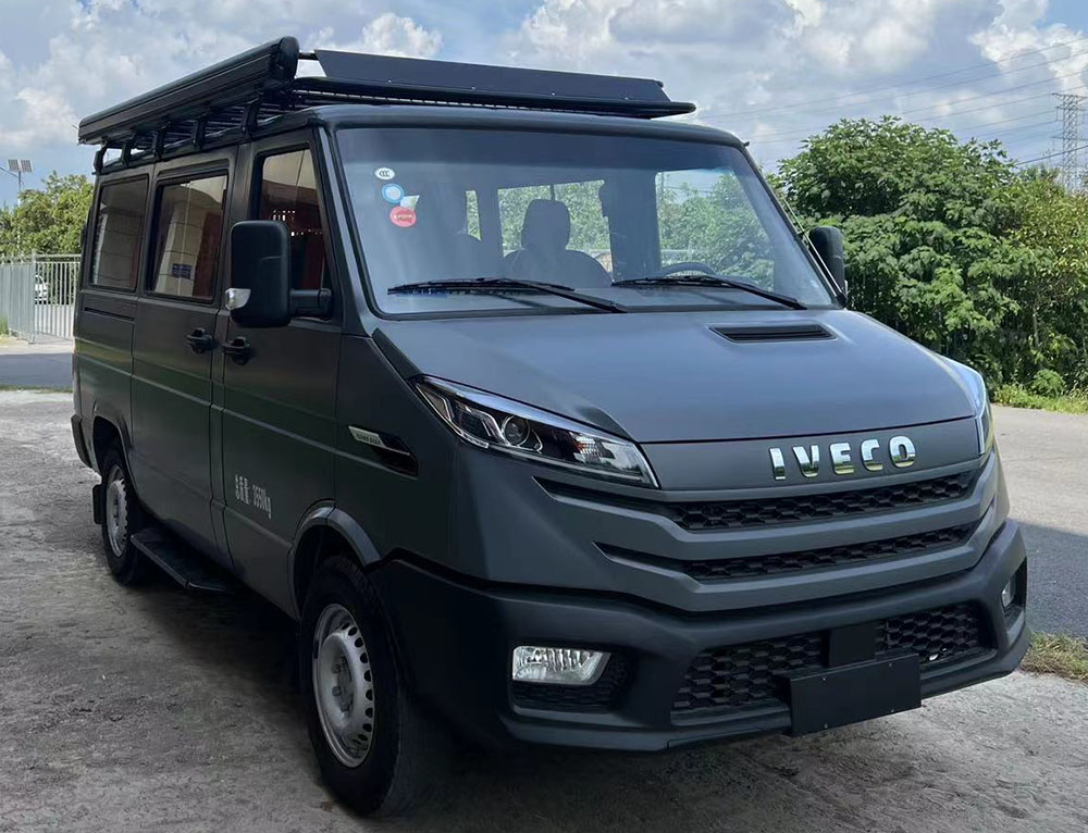 歌睿途牌GXC5041TSY-2宿營(yíng)車