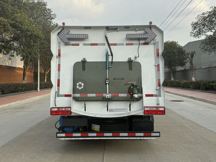 傳旗重科牌CQH5090TXSEQBEV純電動(dòng)洗掃車公告圖片