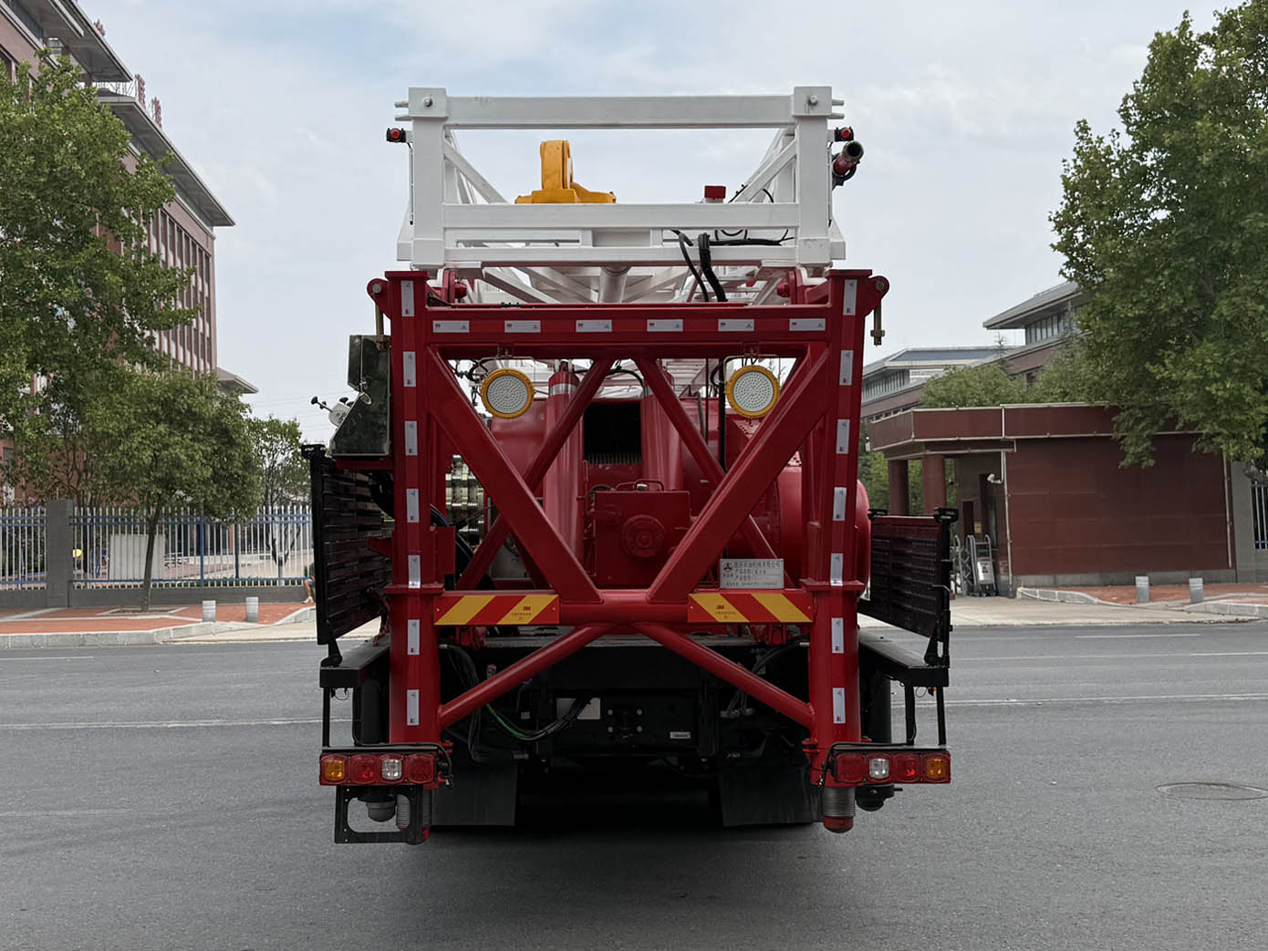 西石牌XSJ5441TXJ6修井機(jī)公告圖片