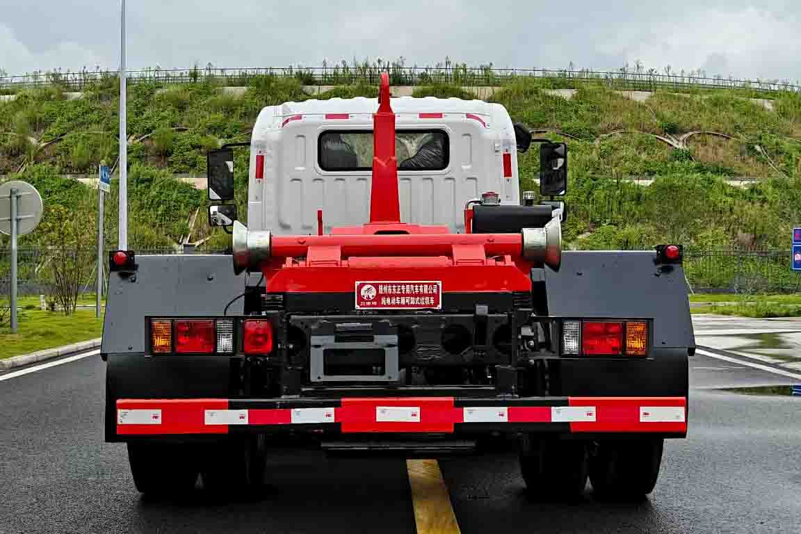 炎帝牌SZD5124ZXXCDWBEV純電動(dòng)車廂可卸式垃圾車公告圖片