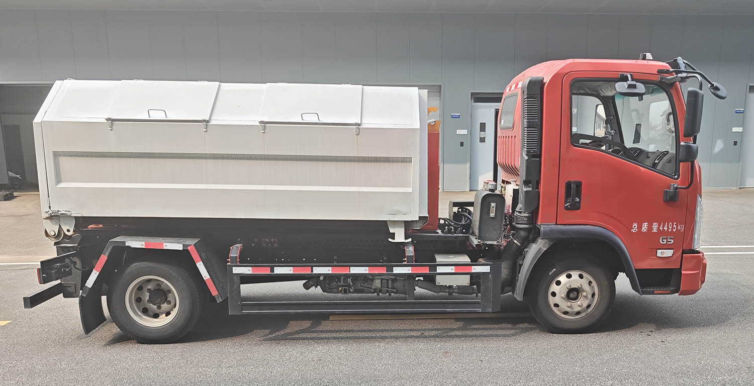大運(yùn)牌DYQ5043ZXXD6AB車廂可卸式垃圾車公告圖片