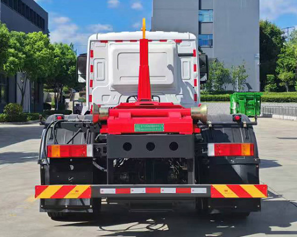 程力牌CL5180ZXXBEVFT純電動(dòng)車廂可卸式垃圾車公告圖片