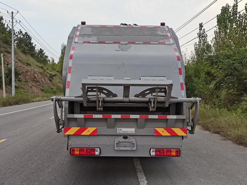 楚勝牌CSC5187ZYSZBEV純電動(dòng)壓縮式垃圾車(chē)公告圖片