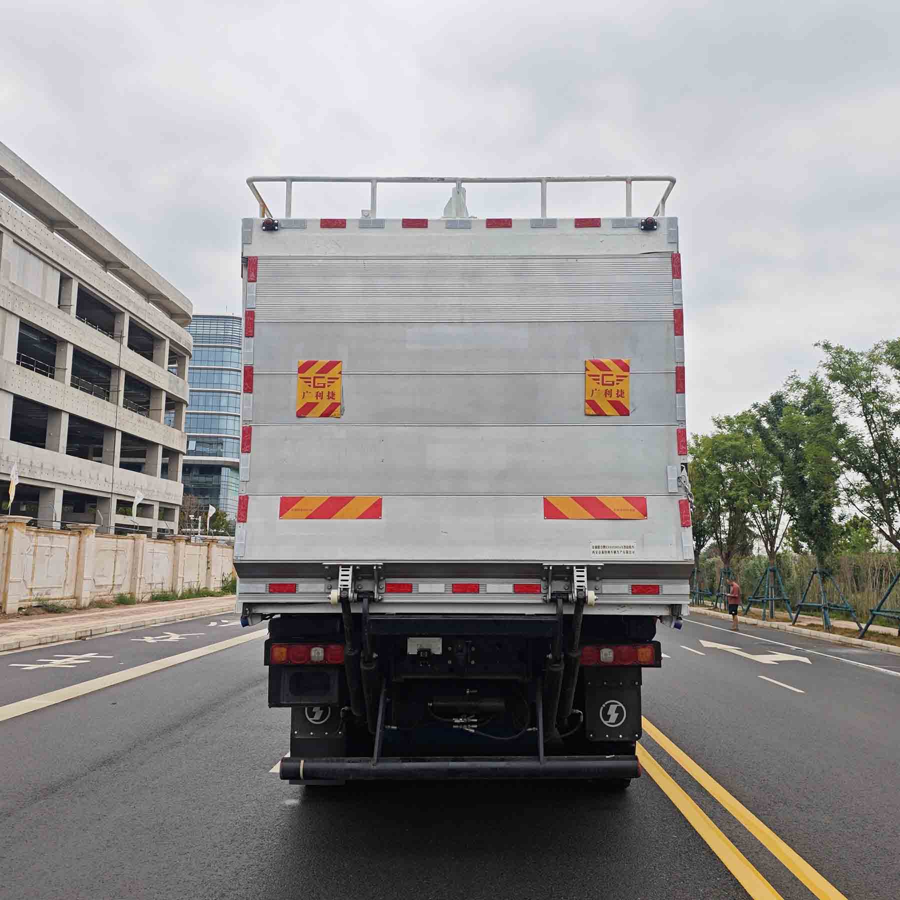 奈森聯(lián)合牌XNS5250XJX檢修車(chē)公告圖片