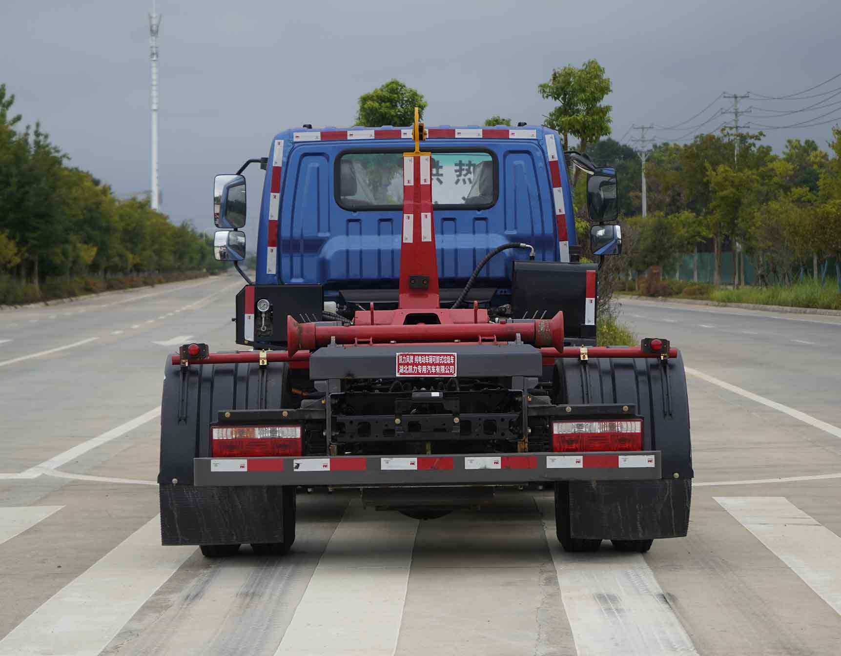 凱力風(fēng)牌KLF5048ZXXBEV純電動(dòng)車(chē)廂可卸式垃圾車(chē)公告圖片