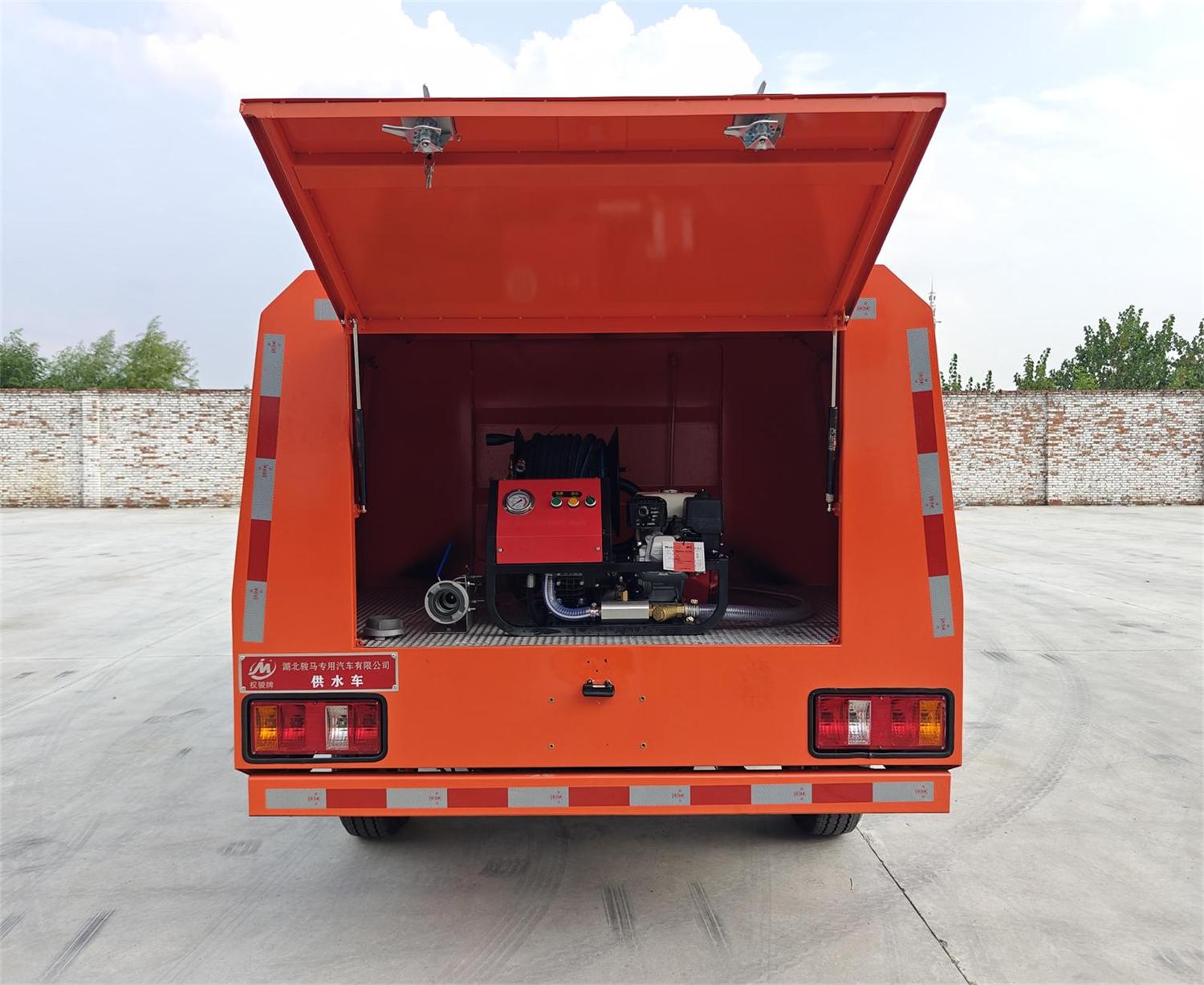 權(quán)駿牌JJJ5030GGSSH6供水車公告圖片