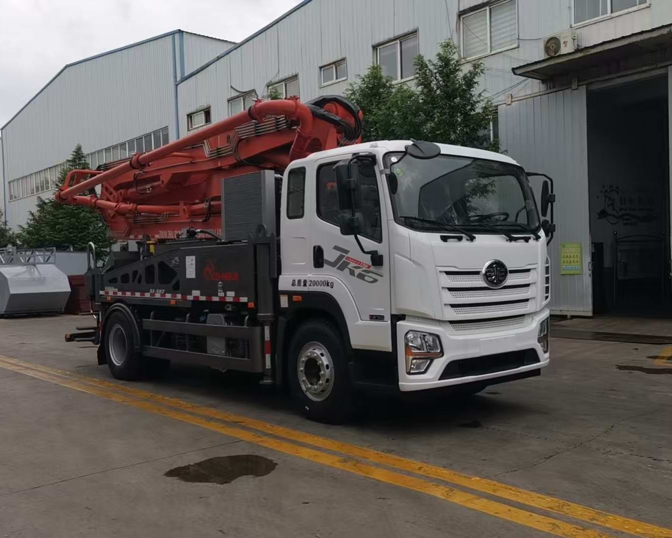 KNL5208THB型混凝土泵車圖片