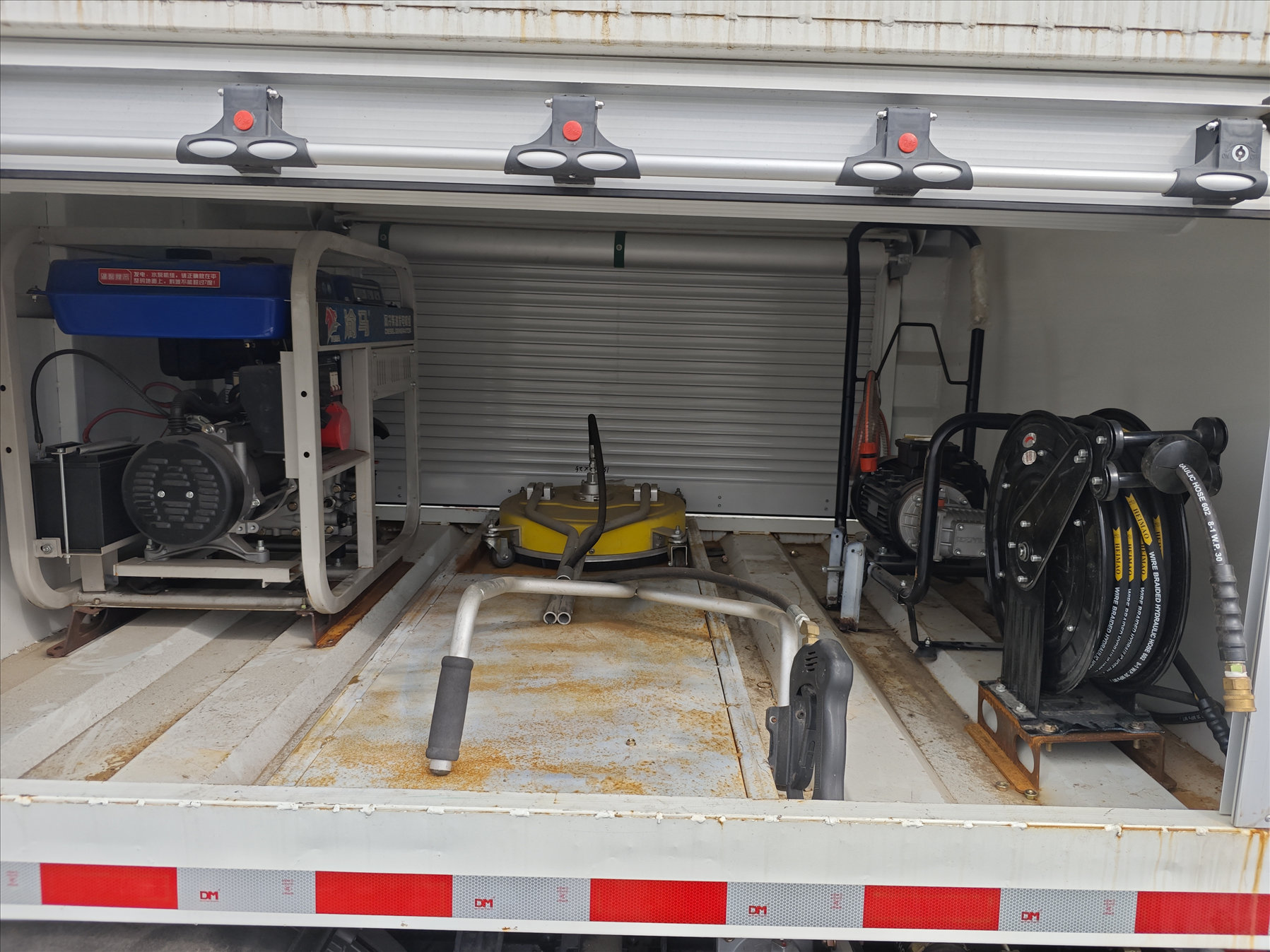 東風牌EQ5043TYHSEQBEV純電動路面養(yǎng)護車公告圖片