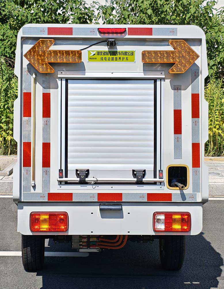 澳航同舟牌AYH5022TYHZBBEV純電動路面養(yǎng)護車公告圖片