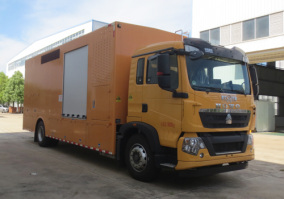 大流量排水抢险车