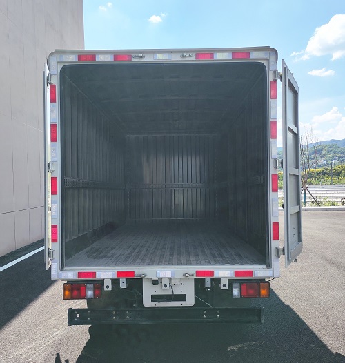 金旅牌XML5048XXYEV20D純電動廂式貨車公告圖片
