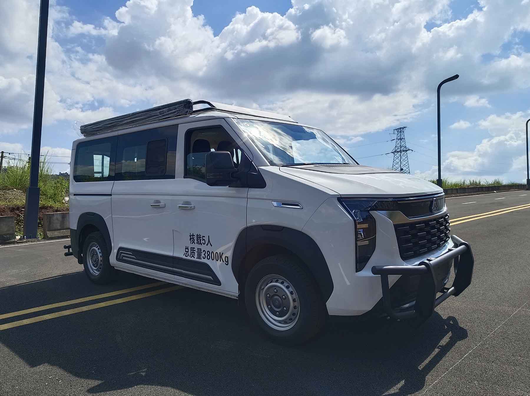 云海牌KK5042TSY01宿營(yíng)車(chē)