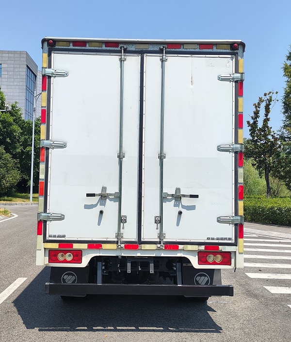 福田牌BJ5045XLC8JDA-AB1冷藏車公告圖片