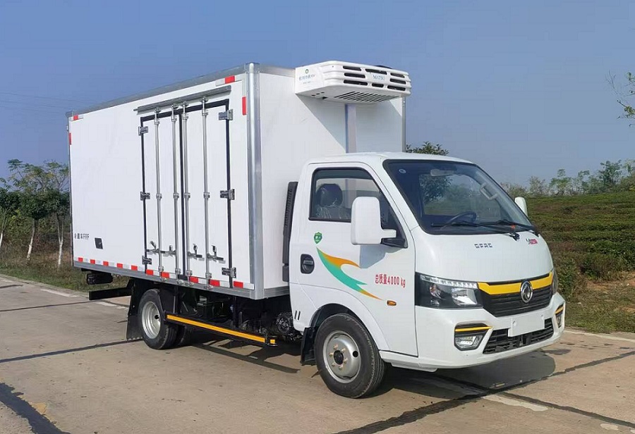東風(fēng)牌EQ5040XLC16DCAC冷藏車