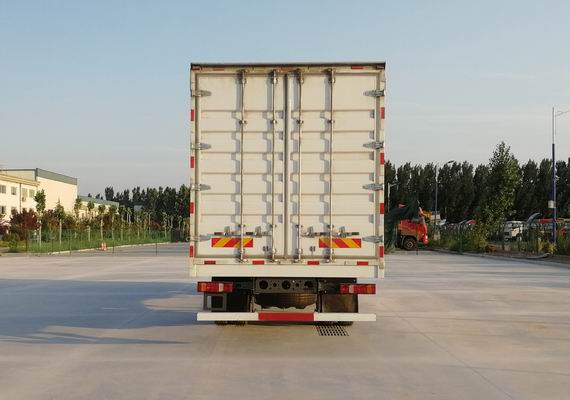 汕德卡牌ZZ5186XXYN711GF1廂式運(yùn)輸車(chē)公告圖片