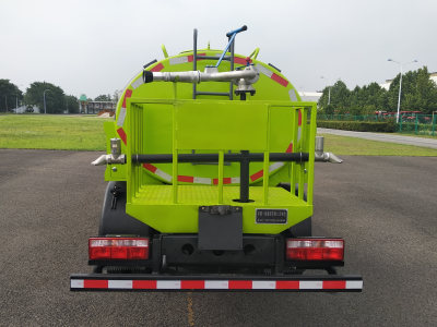 東方紅牌LT5071GPSEQ綠化噴灑車公告圖片