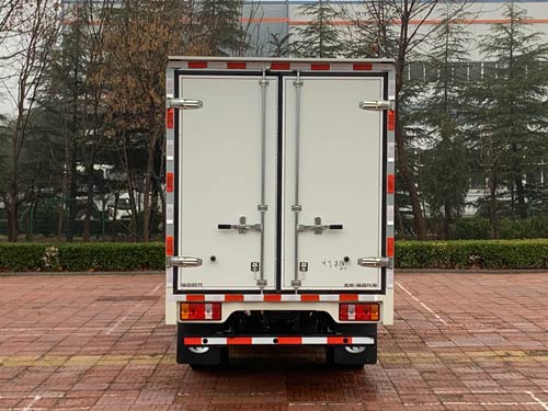 福田牌BJ5045XXY9AB5-55廂式運輸車公告圖片