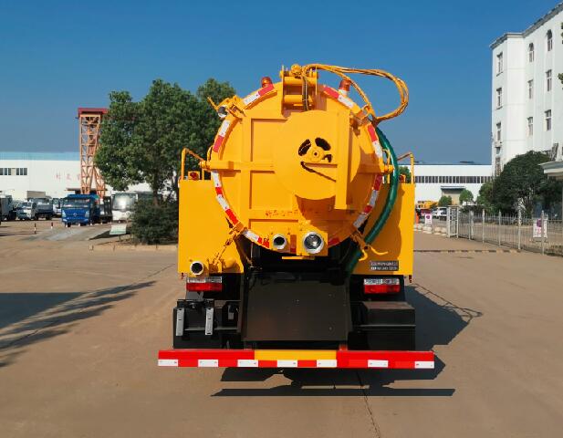 東風(fēng)股份多利卡D7 HLQ5122GQWE6清洗吸污車公告圖片