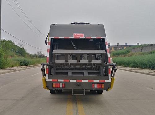 江鈴新順達(dá)雙排 KLF5070ZYSJ6壓縮式垃圾車公告圖片