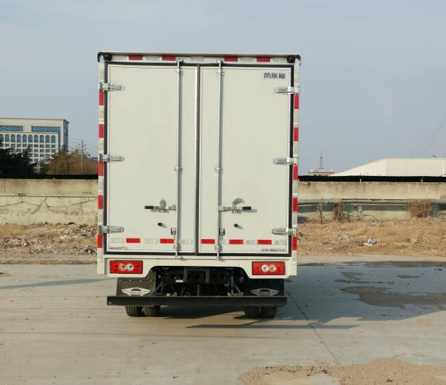 福田牌BJ5046XXY9JDA-51廂式運輸車公告圖片