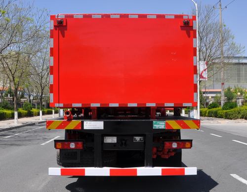 林峰牌LLF5230TYL70壓裂車公告圖片