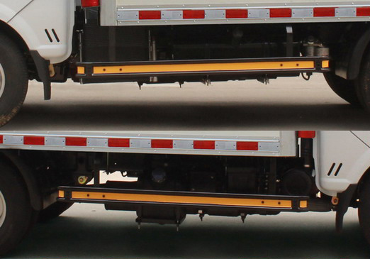 東風(fēng)牌EQ5045XZW16DCACWXP雜項(xiàng)危險(xiǎn)物品廂式運(yùn)輸車公告圖片