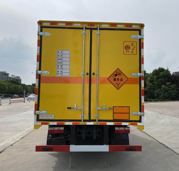 楚勝牌CSC5125XQY6爆破器材運(yùn)輸車公告圖片