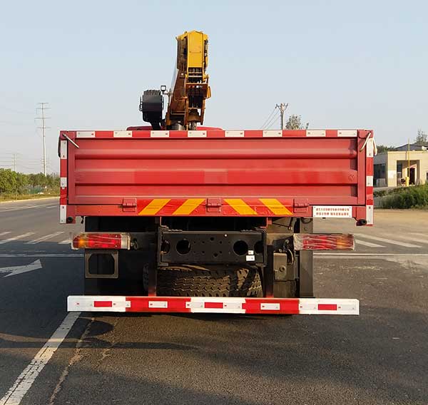 猛卡士特牌XCL5312JSQ6隨車起重運(yùn)輸車公告圖片